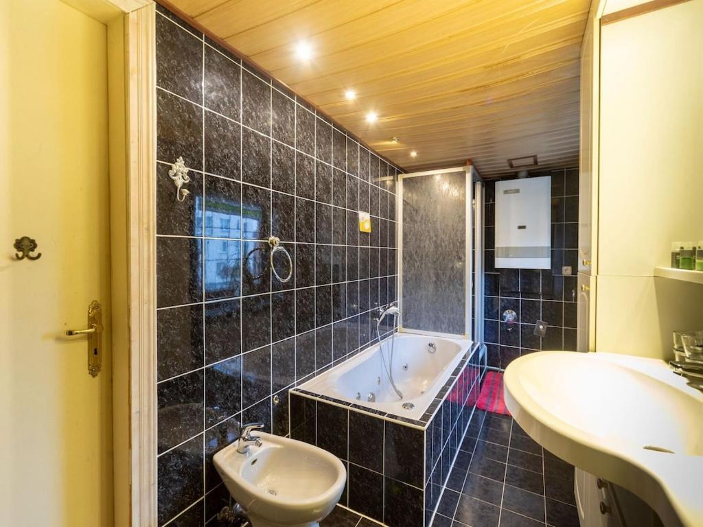 Cozy In With Private Terrace Wismar